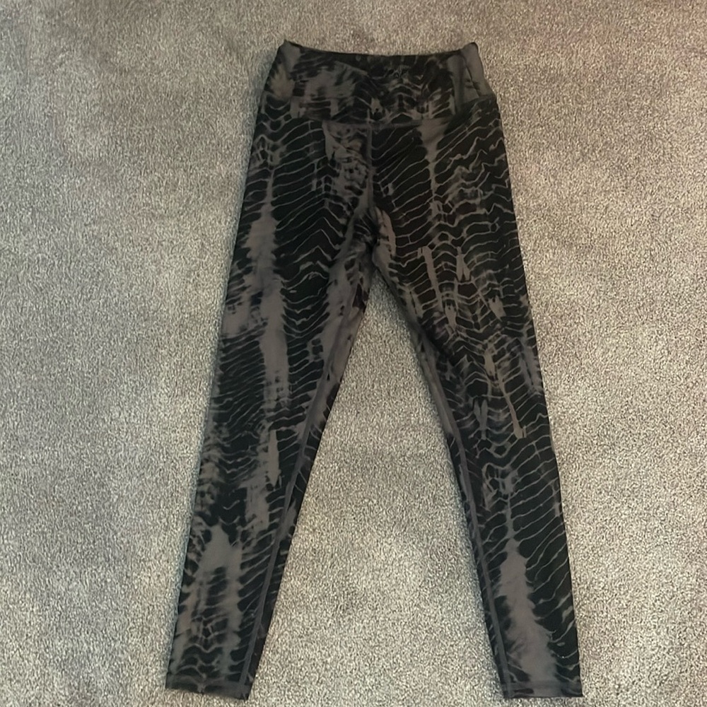 Black and grey leggings
